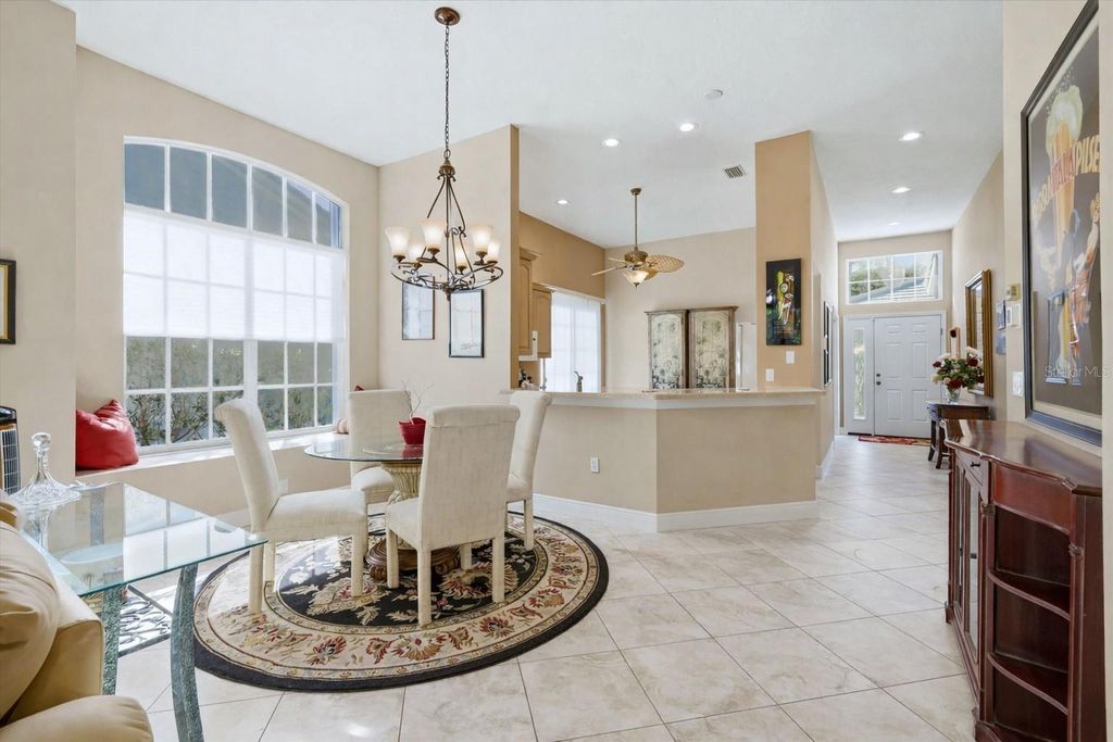 Image 9 of property listing at 7623 WHITEBRIDGE GLEN, University Park, FL 34201