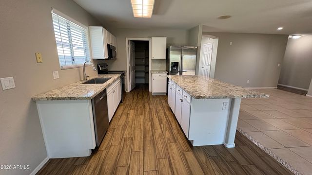 8955 W Charleston Avenue, Peoria, AZ 85382