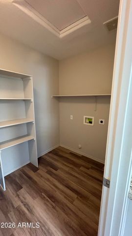 8955 W Charleston Avenue, Peoria, AZ 85382