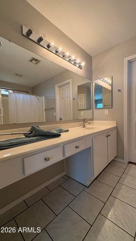 8955 W Charleston Avenue, Peoria, AZ 85382