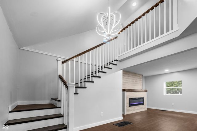 2035 10th Street, Columbus, IN 47201