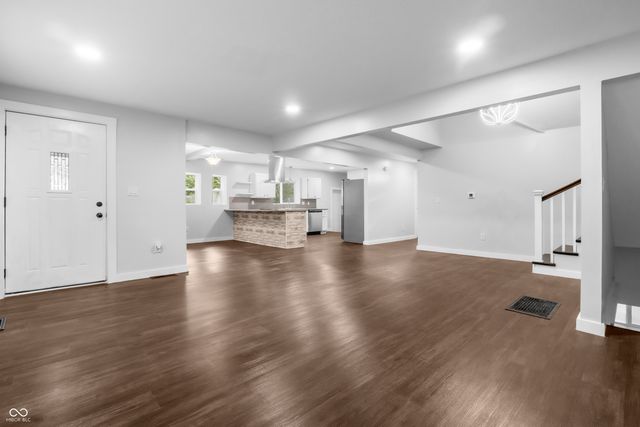 2035 10th Street, Columbus, IN 47201