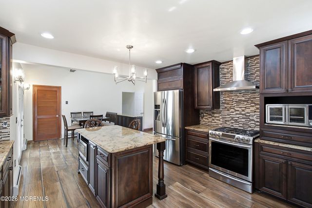 35 Pierson Road, Toms River, NJ 08753
