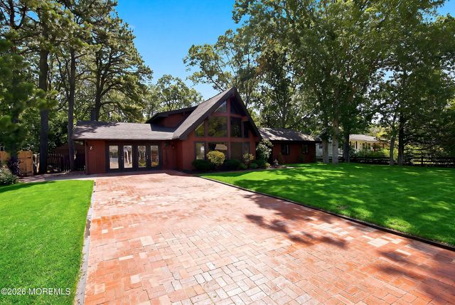 35 Pierson Road, Toms River, NJ 08753