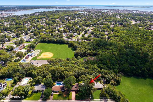 35 Pierson Road, Toms River, NJ 08753