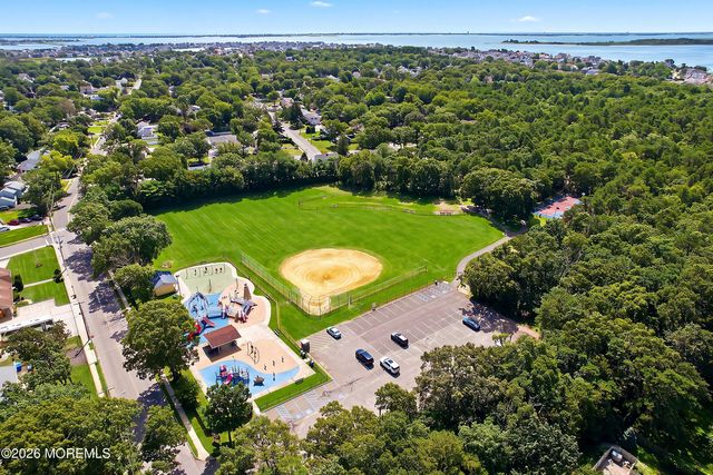 35 Pierson Road, Toms River, NJ 08753