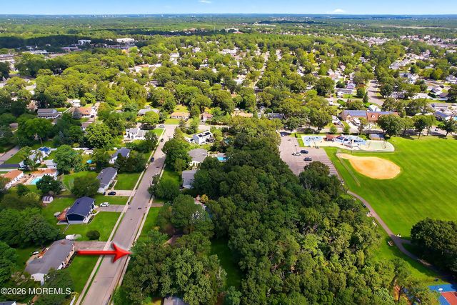 35 Pierson Road, Toms River, NJ 08753
