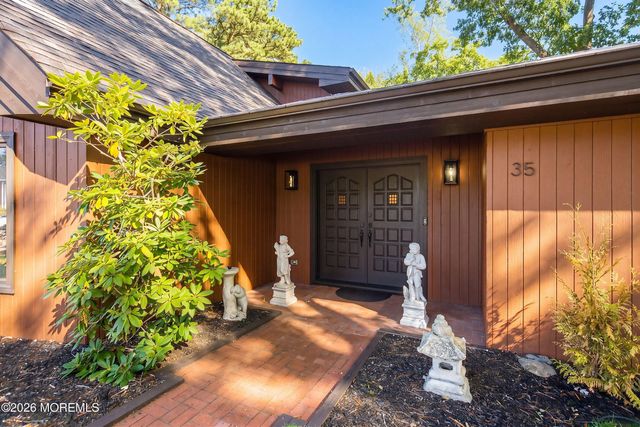 35 Pierson Road, Toms River, NJ 08753