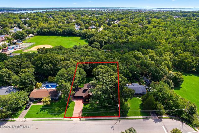 35 Pierson Road, Toms River, NJ 08753