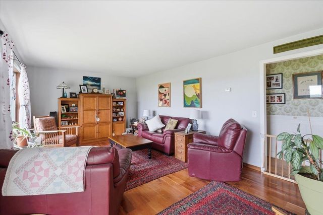 48 Bushey Drive, Shelburne, VT 05482