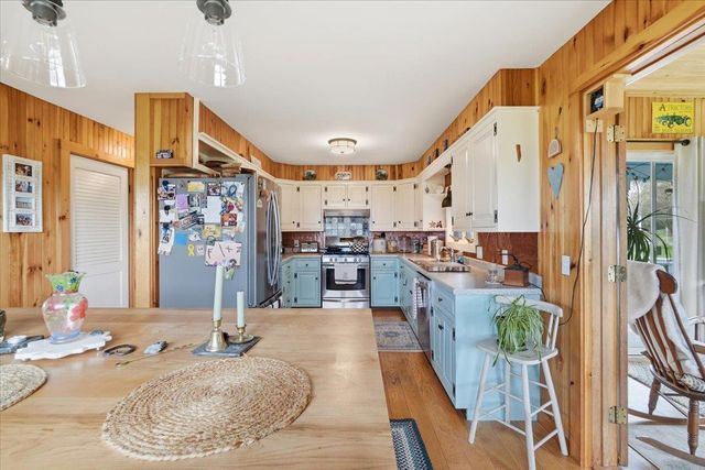 48 Bushey Drive, Shelburne, VT 05482