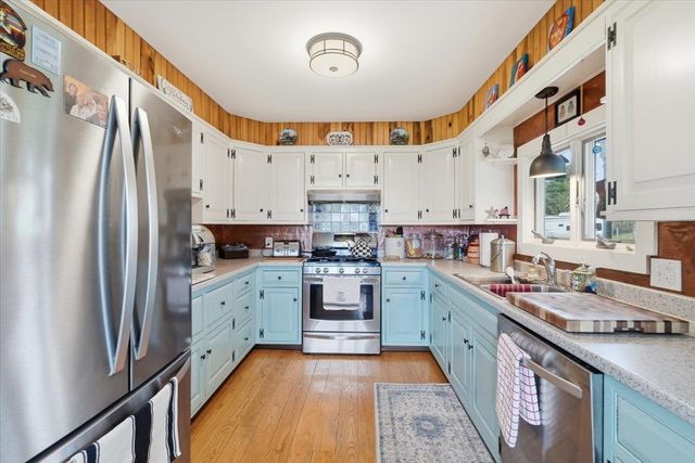 48 Bushey Drive, Shelburne, VT 05482