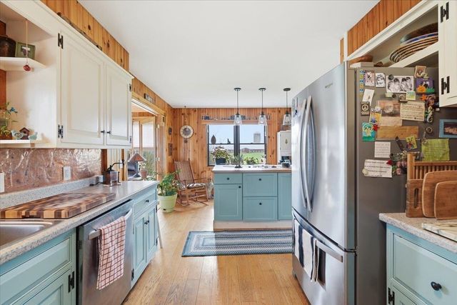 48 Bushey Drive, Shelburne, VT 05482