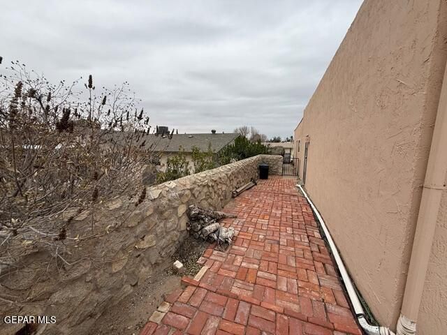 6435 BELTON Road, El Paso, TX 79912