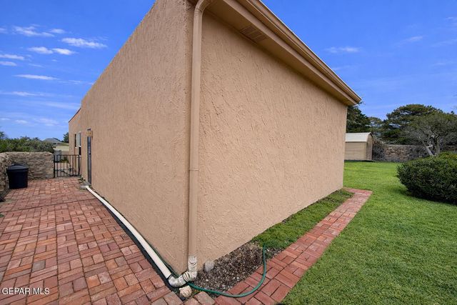 6435 BELTON Road, El Paso, TX 79912