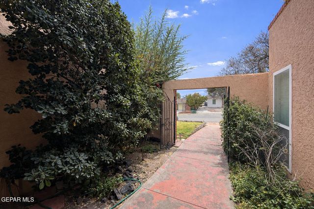 6435 BELTON Road, El Paso, TX 79912