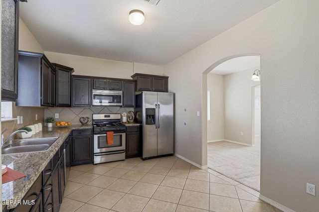 14207 SILVER POINT Avenue, El Paso, TX 79938