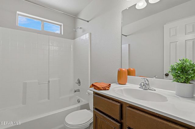 14207 SILVER POINT Avenue, El Paso, TX 79938