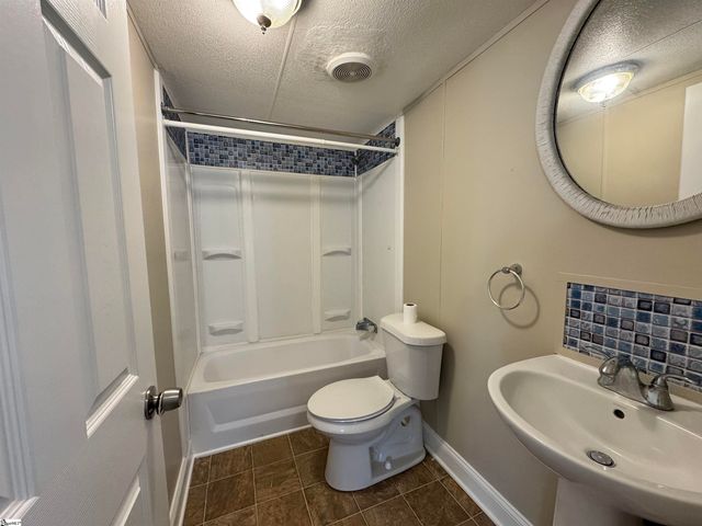 262 Geddy Road, Gray Court, SC 29645