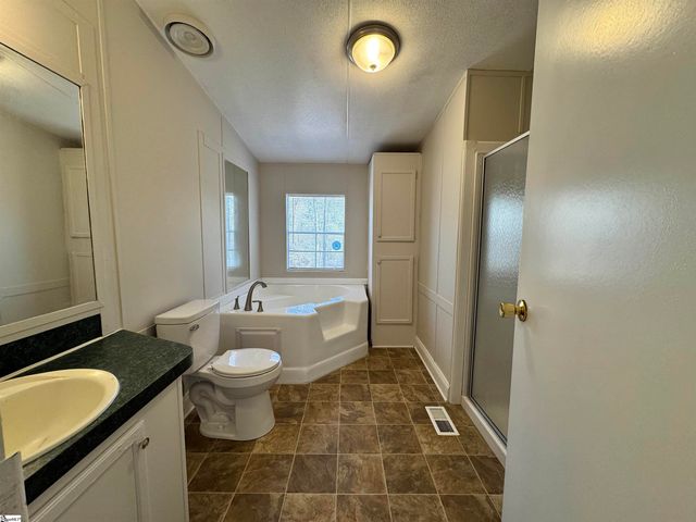 262 Geddy Road, Gray Court, SC 29645