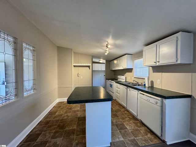 262 Geddy Road, Gray Court, SC 29645