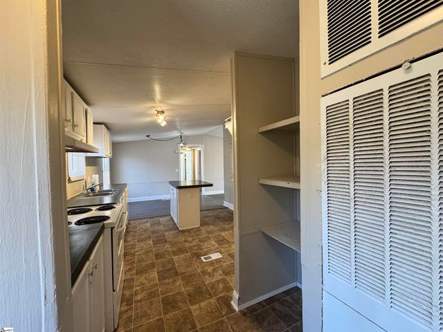 262 Geddy Road, Gray Court, SC 29645