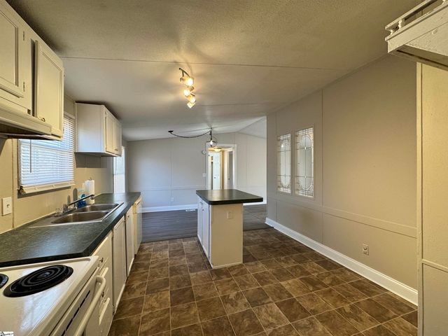 262 Geddy Road, Gray Court, SC 29645