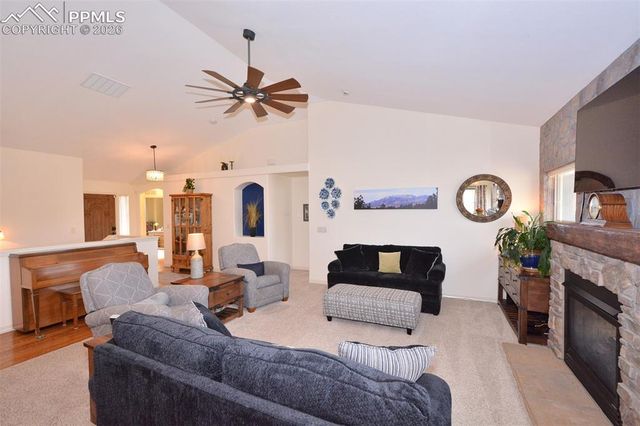2917 Sovereign View, Colorado Springs, CO 80920