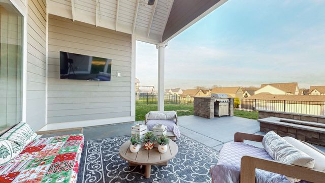 7032 Balcolm Ct, College Grove, TN 37046