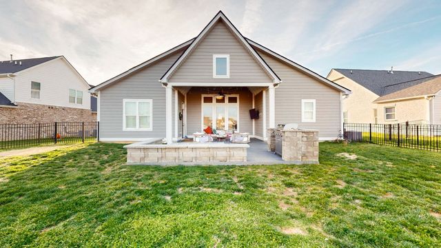 7032 Balcolm Ct, College Grove, TN 37046