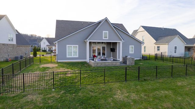 7032 Balcolm Ct, College Grove, TN 37046