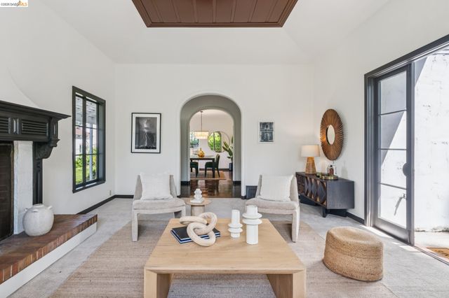 5933 Johnston Dr., Oakland, CA 94611