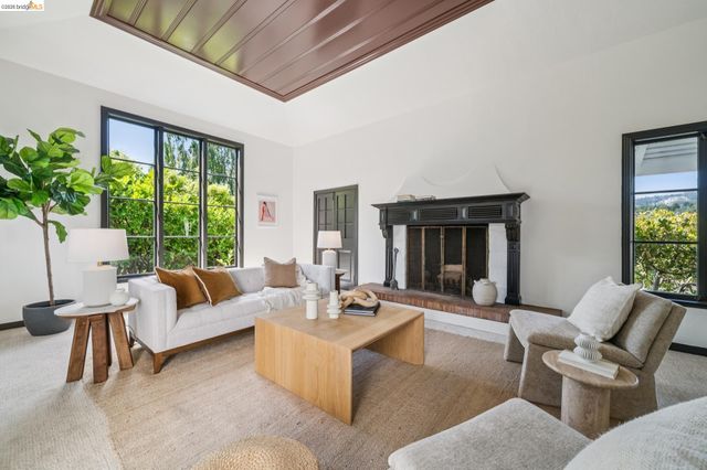 5933 Johnston Dr., Oakland, CA 94611