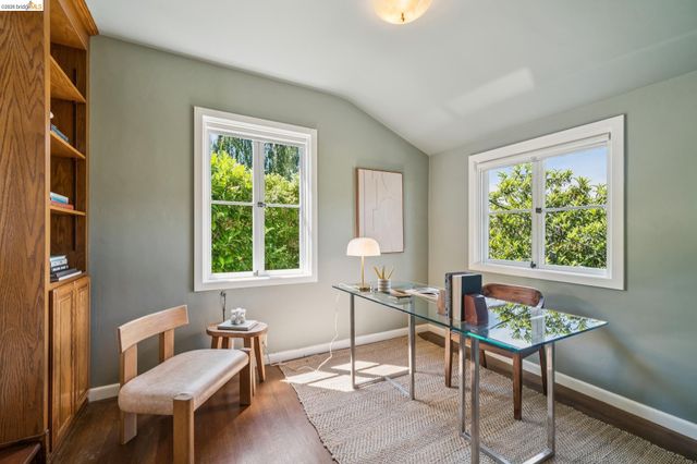 5933 Johnston Dr., Oakland, CA 94611