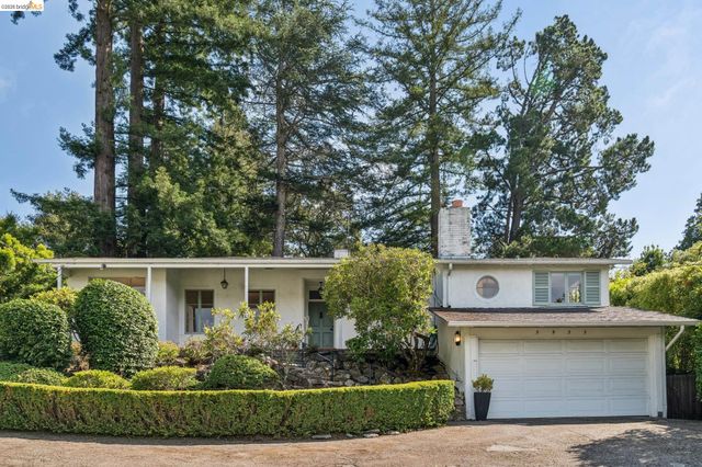 5933 Johnston Dr., Oakland, CA 94611