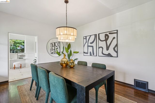 5933 Johnston Dr., Oakland, CA 94611