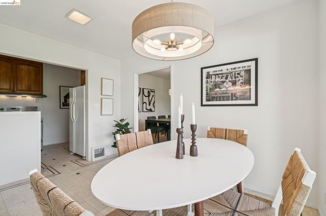 5933 Johnston Dr., Oakland, CA 94611