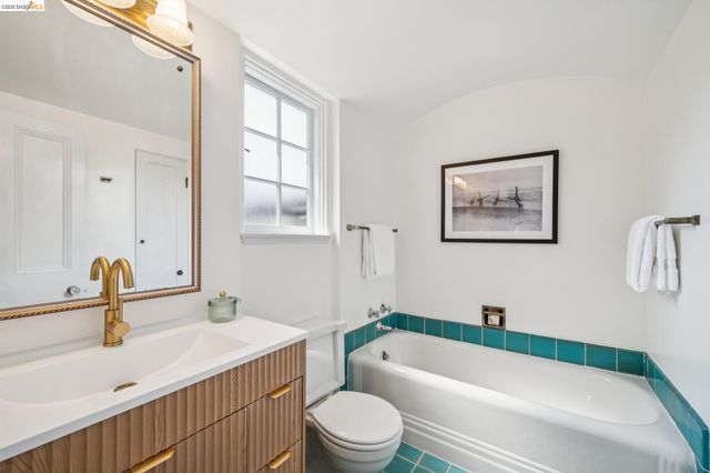 5933 Johnston Dr., Oakland, CA 94611