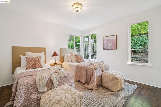 5933 Johnston Dr., Oakland, CA 94611