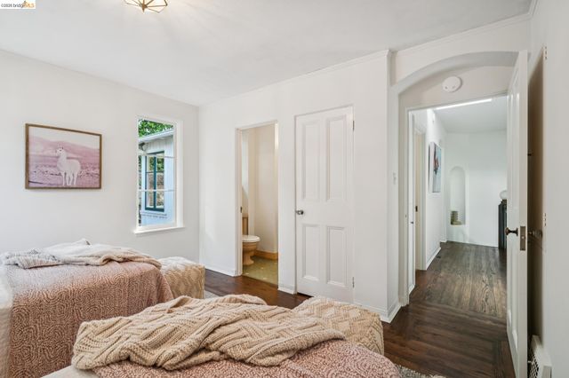 5933 Johnston Dr., Oakland, CA 94611