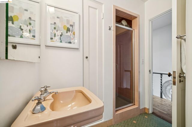 5933 Johnston Dr., Oakland, CA 94611