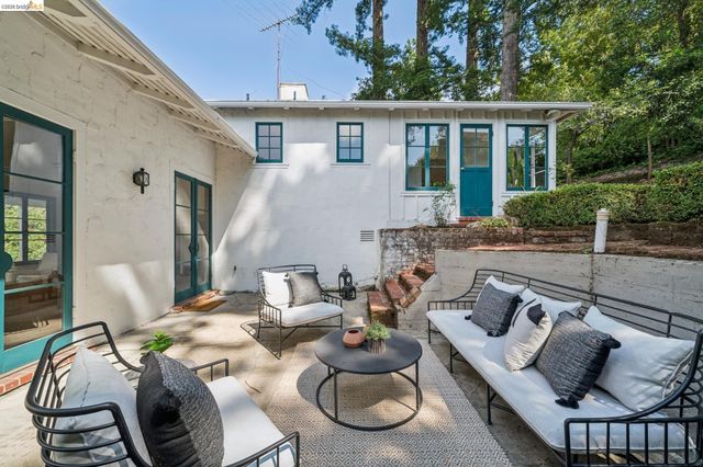5933 Johnston Dr., Oakland, CA 94611