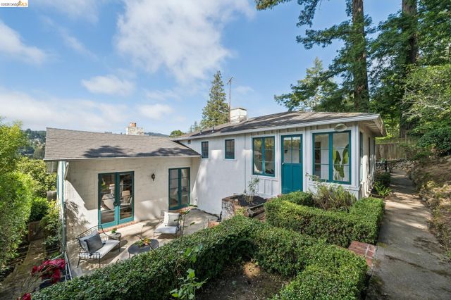5933 Johnston Dr., Oakland, CA 94611