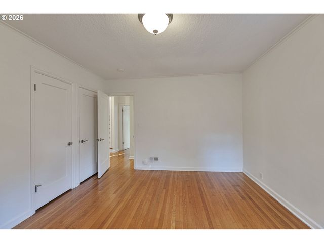 6815 Sw 8TH Ave, Portland, OR 97219