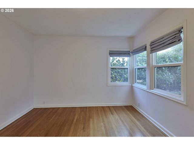 6815 Sw 8TH Ave, Portland, OR 97219