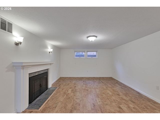 6815 Sw 8TH Ave, Portland, OR 97219