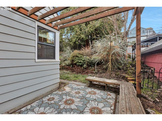 6815 Sw 8TH Ave, Portland, OR 97219