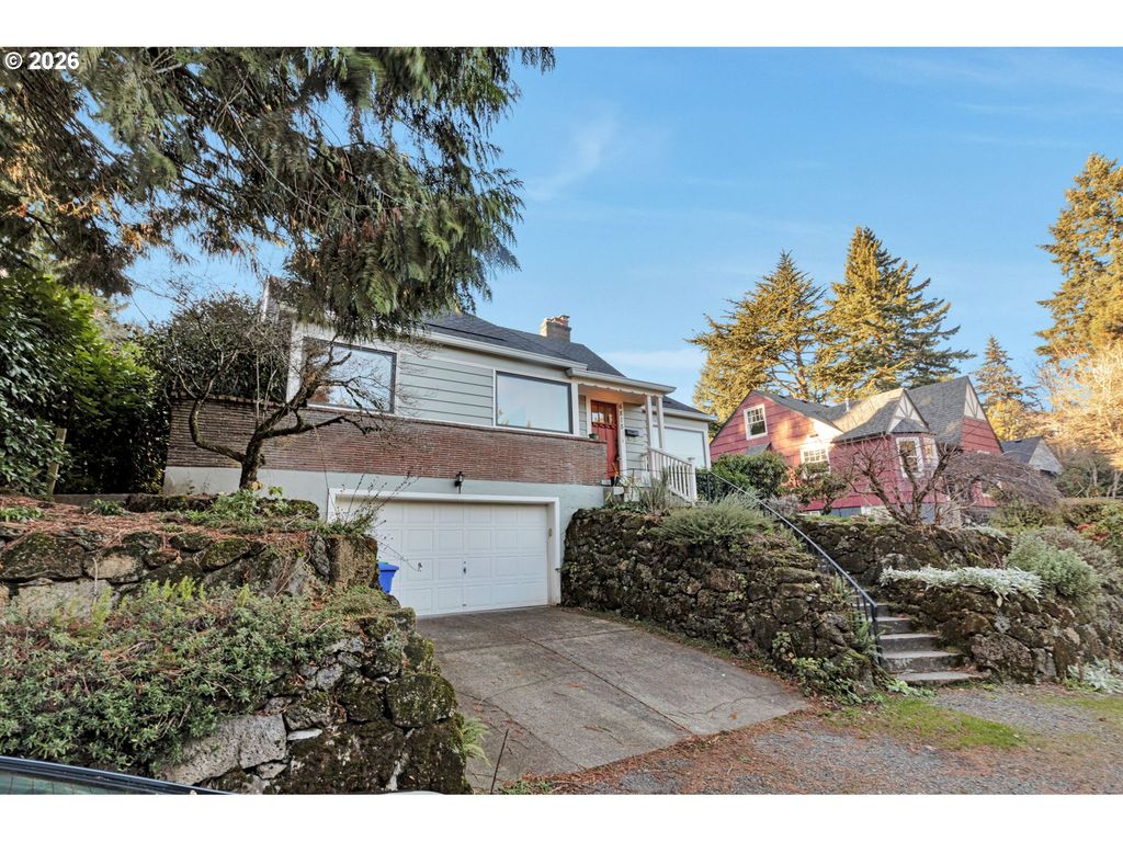 6815 Sw 8TH Ave, Portland, OR 97219