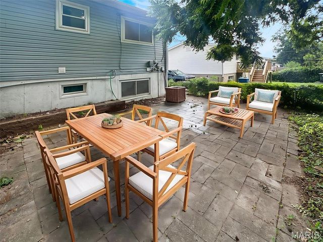 5243 Ville Maria Lane, Hazelwood, MO 63042
