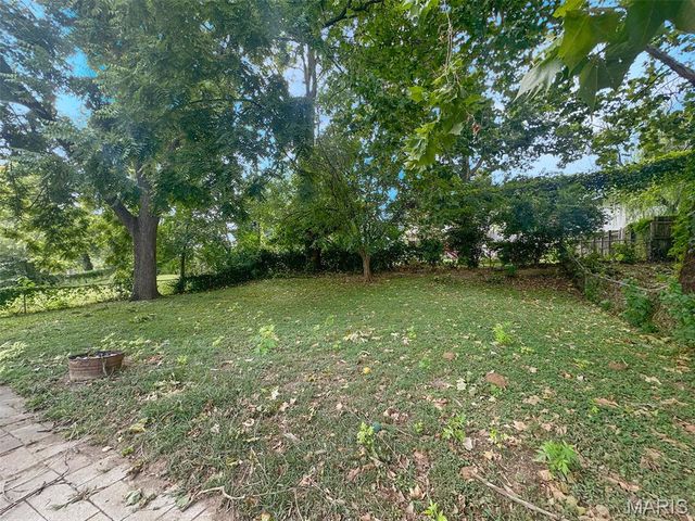 5243 Ville Maria Lane, Hazelwood, MO 63042